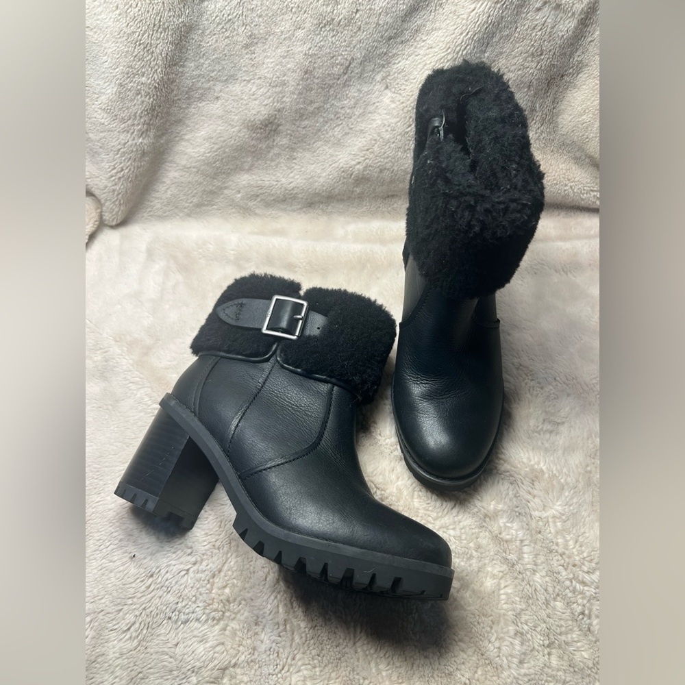 UGG Women's Elisiana Black Waterproof Leather Booties Size 6